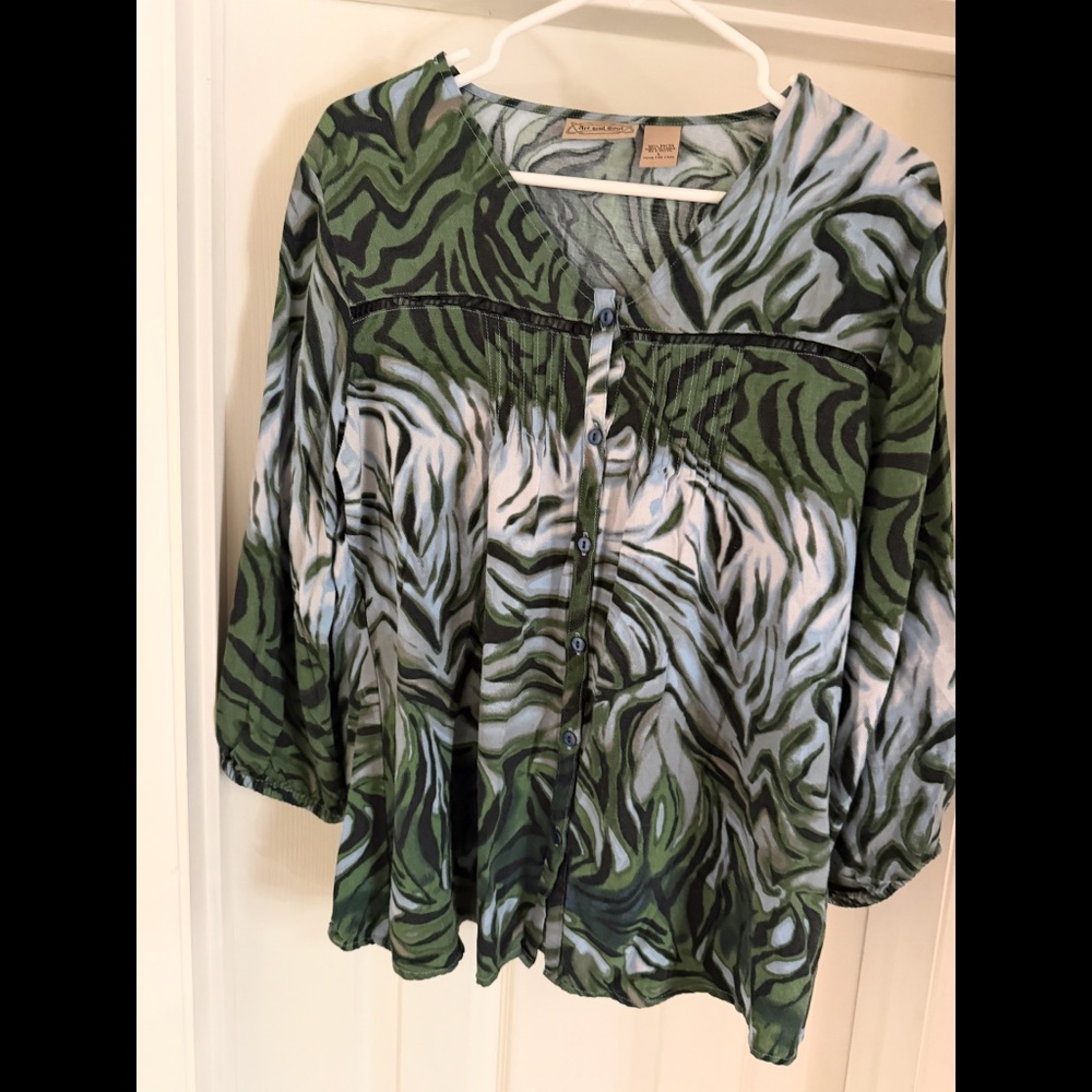 Art and Soul Olive Green Zebra Print V-Neck Blouse. Size Large
